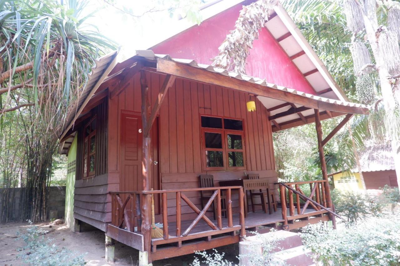 Goldkey Bungalow Hotel Koh Phayam Exterior foto