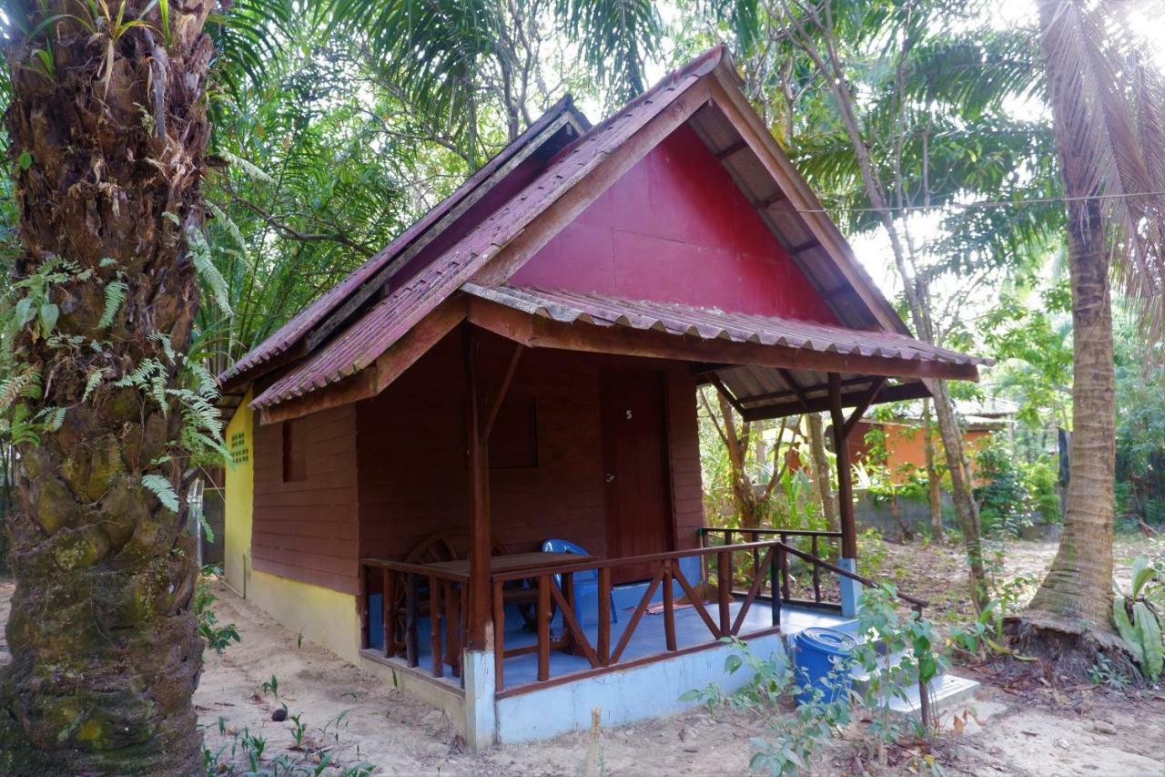 Goldkey Bungalow Hotel Koh Phayam Exterior foto