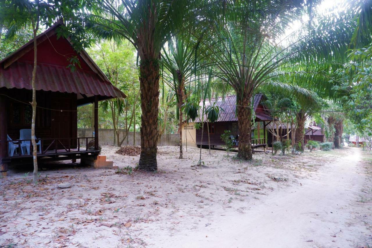 Goldkey Bungalow Hotel Koh Phayam Exterior foto