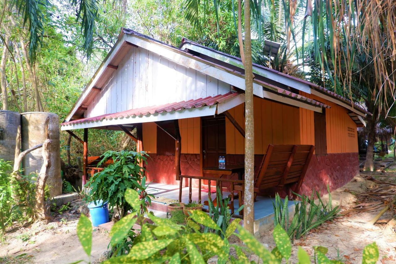 Goldkey Bungalow Hotel Koh Phayam Exterior foto